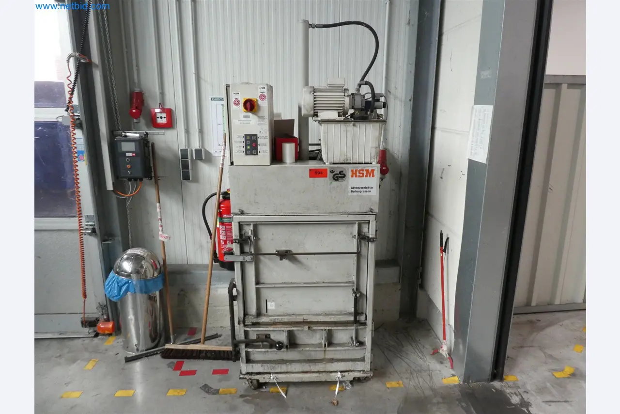 Máquinas de moldagem por injeção, máquinas CNC e linhas de montagem para elementos de aquecimento e componentes automóveis-1