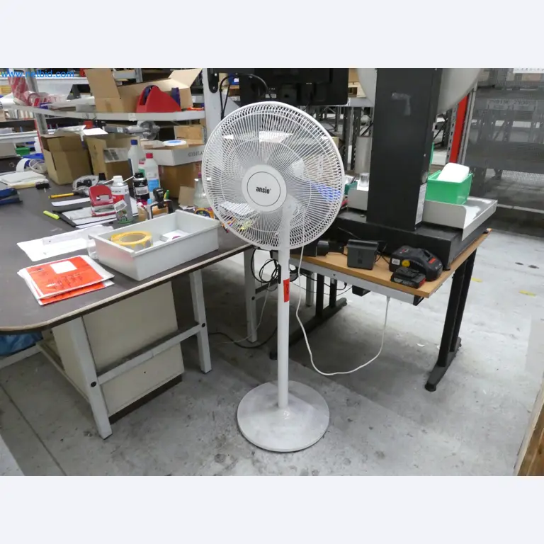 Máquinas de moldeo por inyección, máquinas CNC y líneas de montaje para elementos calefactores y componentes de automoción-3