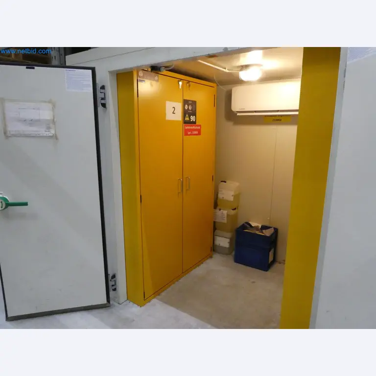 Máquinas de moldeo por inyección, máquinas CNC y líneas de montaje para elementos calefactores y componentes de automoción-3