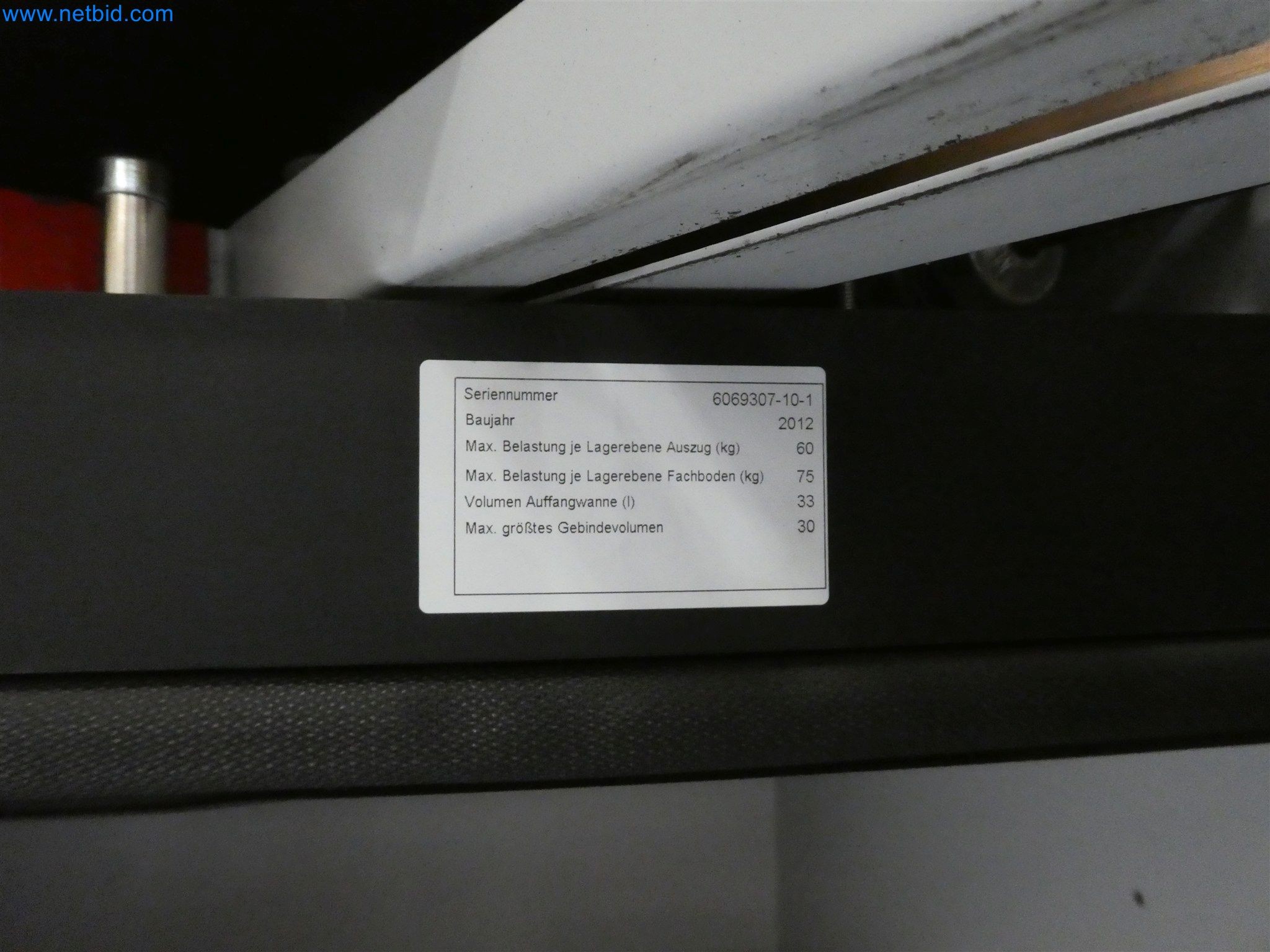 Machines de moulage par injection, machines CNC & lignes d'assemblage pour les éléments chauffants et les composants automobiles-3