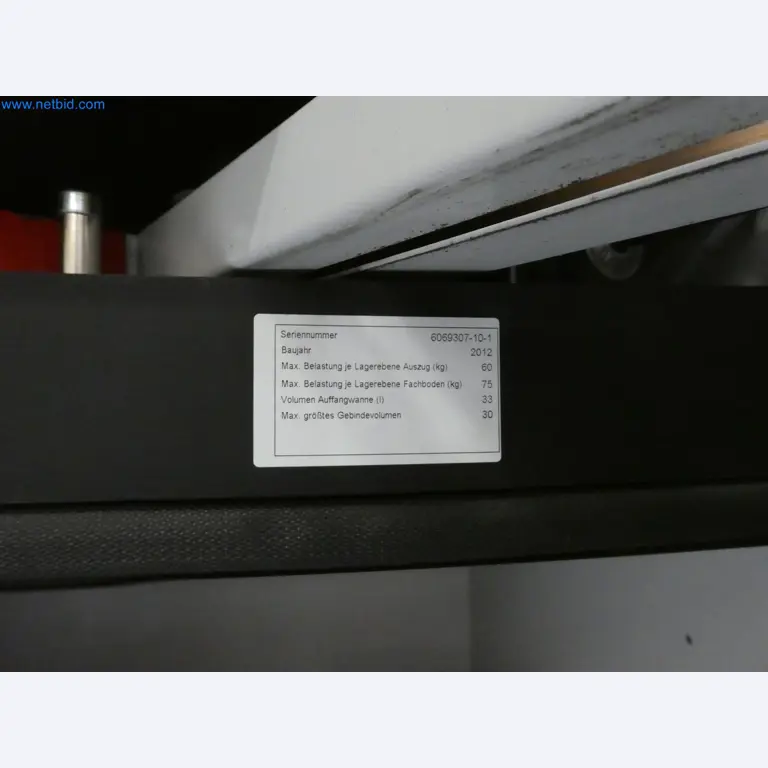 Machines de moulage par injection, machines CNC & lignes d'assemblage pour les éléments chauffants et les composants automobiles-3