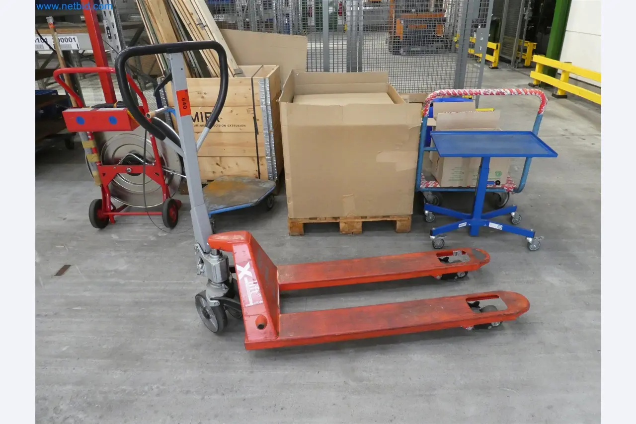 Machines de moulage par injection, machines CNC & lignes d'assemblage pour les éléments chauffants et les composants automobiles-1