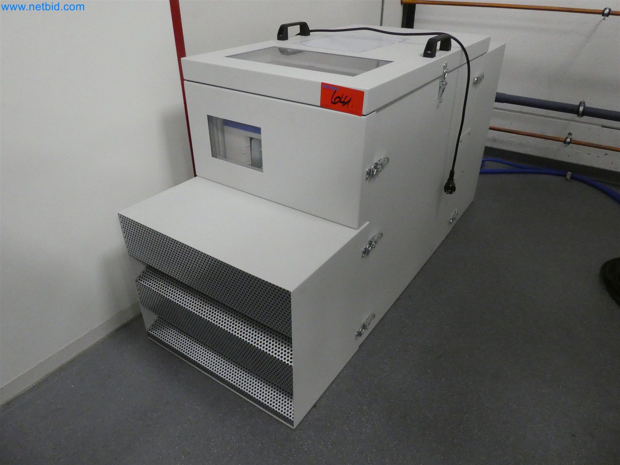 Machines de moulage par injection, machines CNC & lignes d'assemblage pour les éléments chauffants et les composants automobiles-10