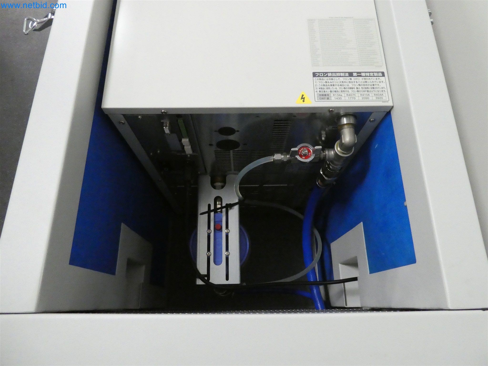 Machines de moulage par injection, machines CNC & lignes d'assemblage pour les éléments chauffants et les composants automobiles-14