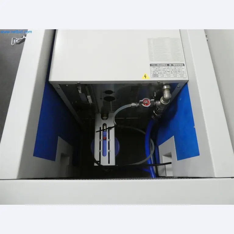 Machines de moulage par injection, machines CNC & lignes d'assemblage pour les éléments chauffants et les composants automobiles-14