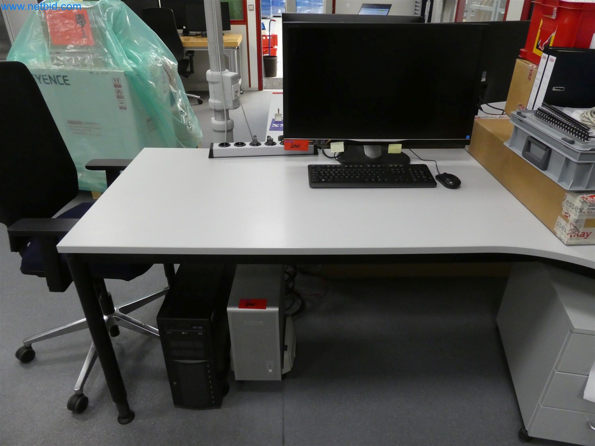 Machines de moulage par injection, machines CNC & lignes d'assemblage pour les éléments chauffants et les composants automobiles-15