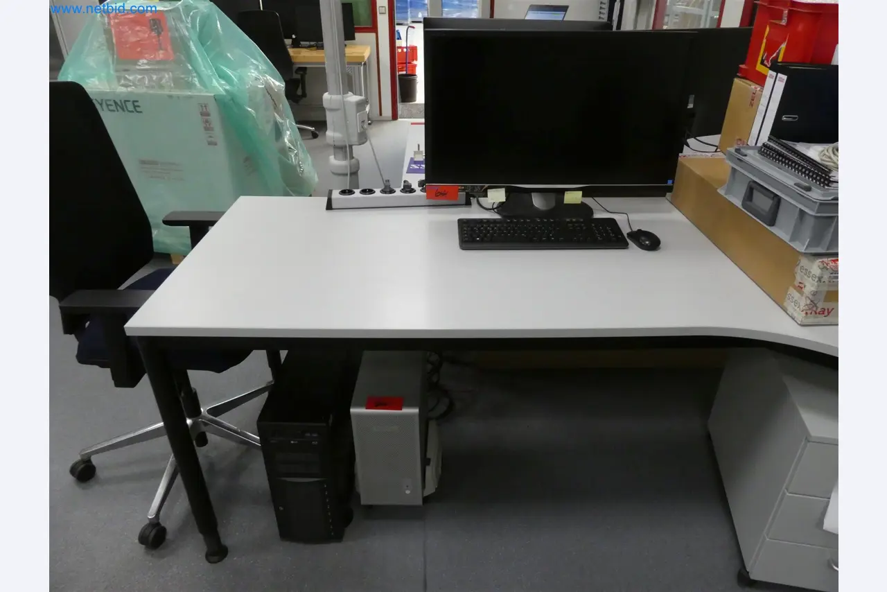 Machines de moulage par injection, machines CNC & lignes d'assemblage pour les éléments chauffants et les composants automobiles-15