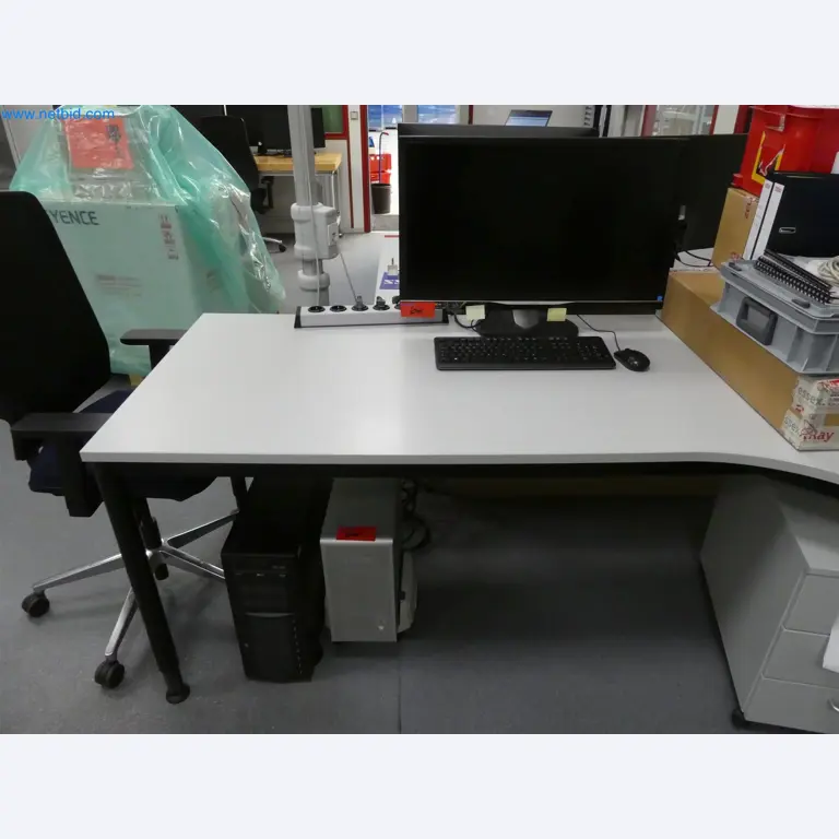 Machines de moulage par injection, machines CNC & lignes d'assemblage pour les éléments chauffants et les composants automobiles-15