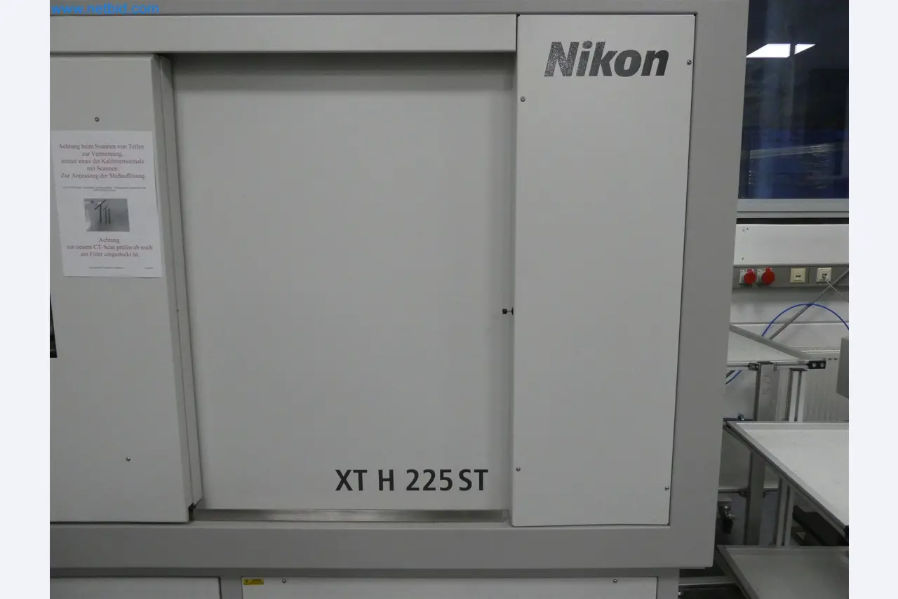 Machines de moulage par injection, machines CNC & lignes d'assemblage pour les éléments chauffants et les composants automobiles-1