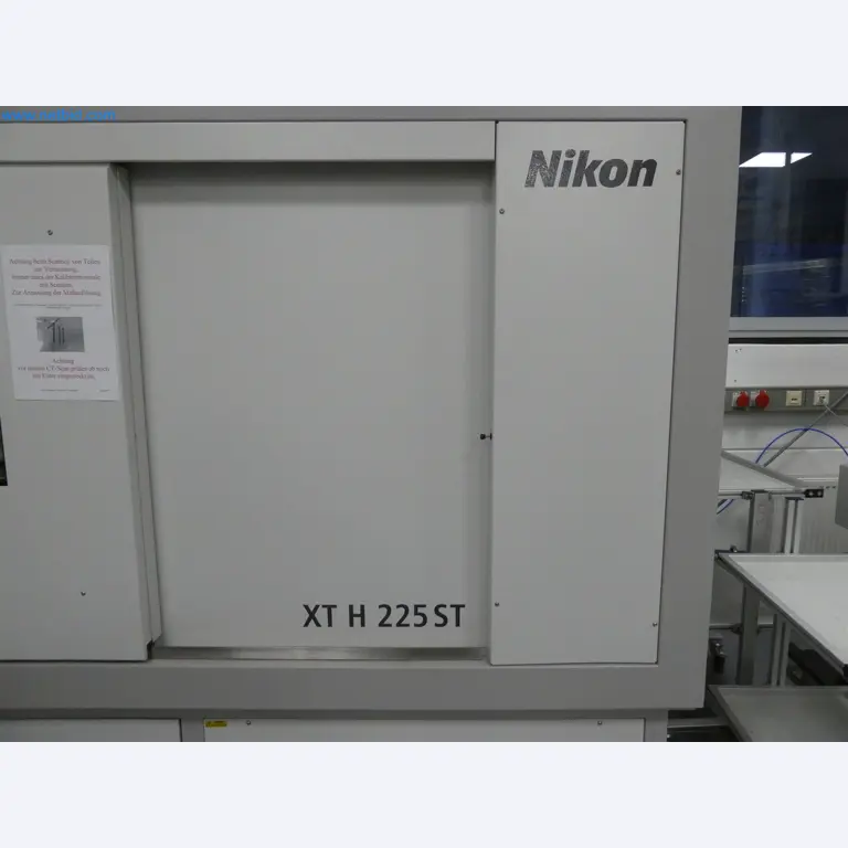 Machines de moulage par injection, machines CNC & lignes d'assemblage pour les éléments chauffants et les composants automobiles-1