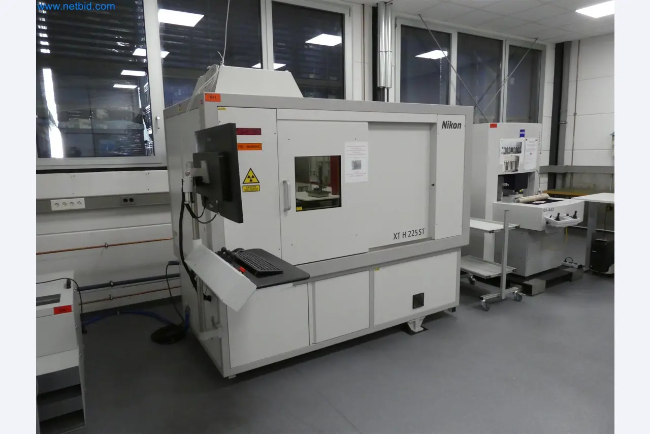 Machines de moulage par injection, machines CNC & lignes d'assemblage pour les éléments chauffants et les composants automobiles-2