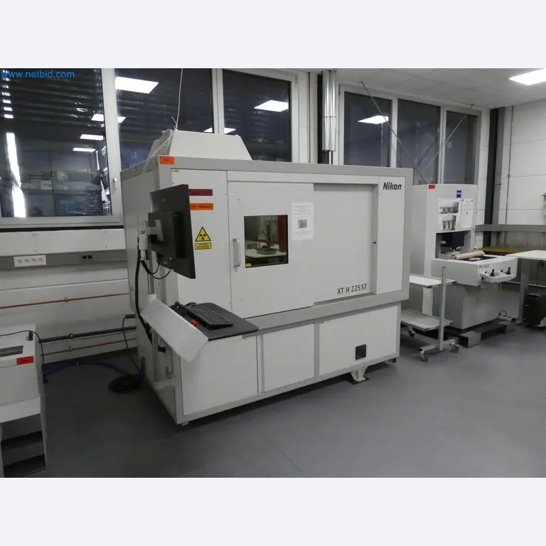 Machines de moulage par injection, machines CNC & lignes d'assemblage pour les éléments chauffants et les composants automobiles-2