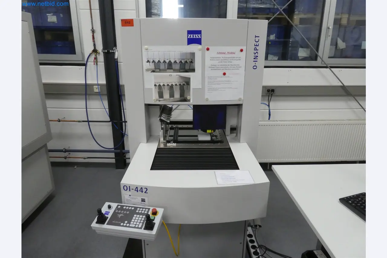 Machines de moulage par injection, machines CNC & lignes d'assemblage pour les éléments chauffants et les composants automobiles-3