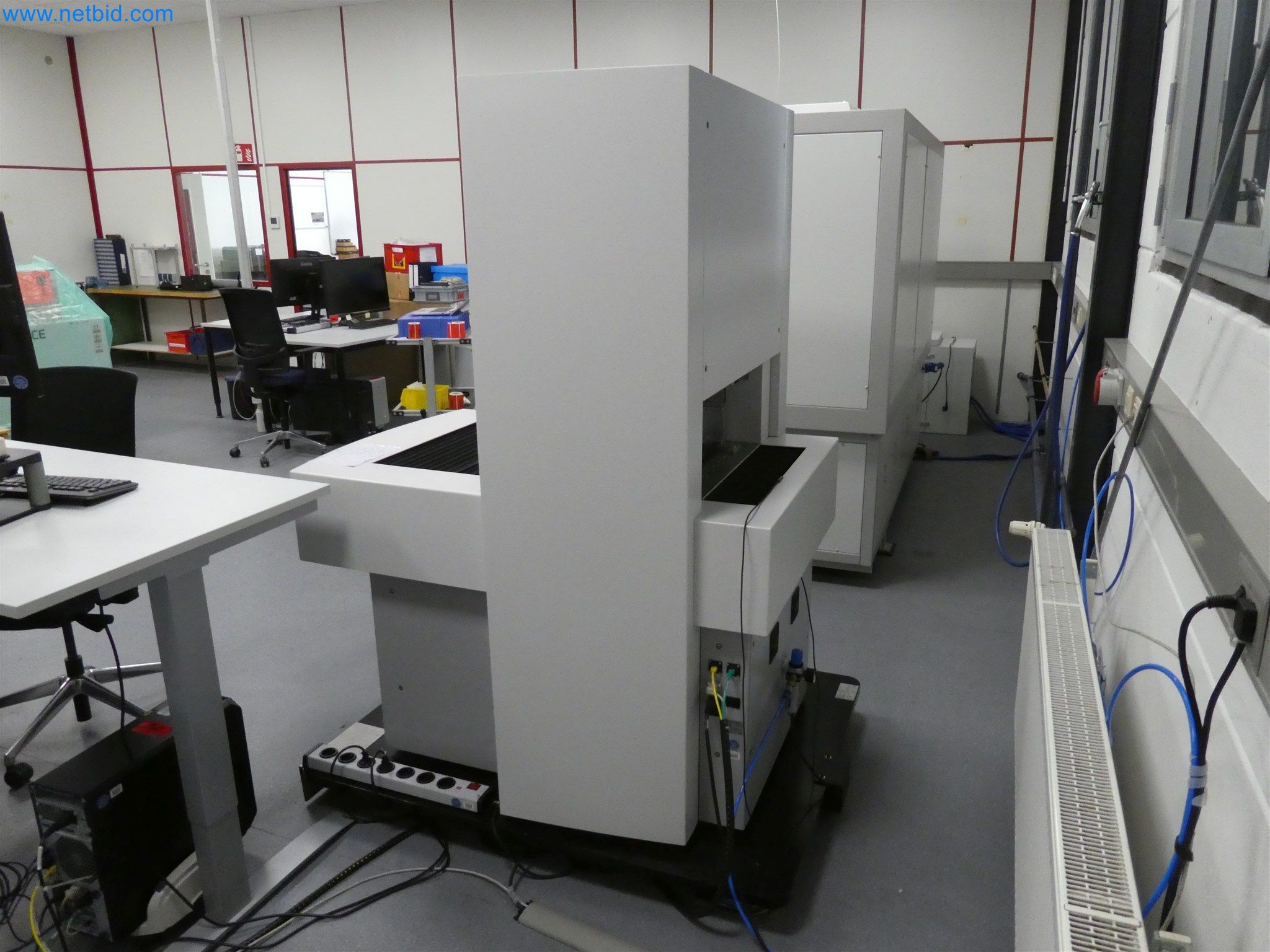 Machines de moulage par injection, machines CNC & lignes d'assemblage pour les éléments chauffants et les composants automobiles-4