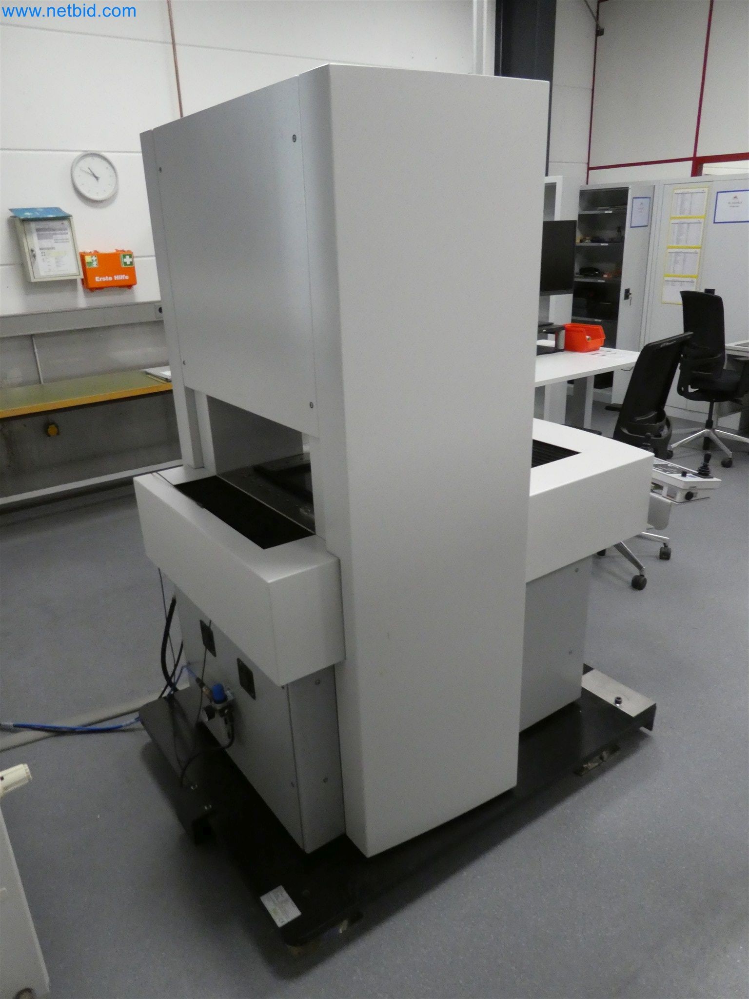 Machines de moulage par injection, machines CNC & lignes d'assemblage pour les éléments chauffants et les composants automobiles-6