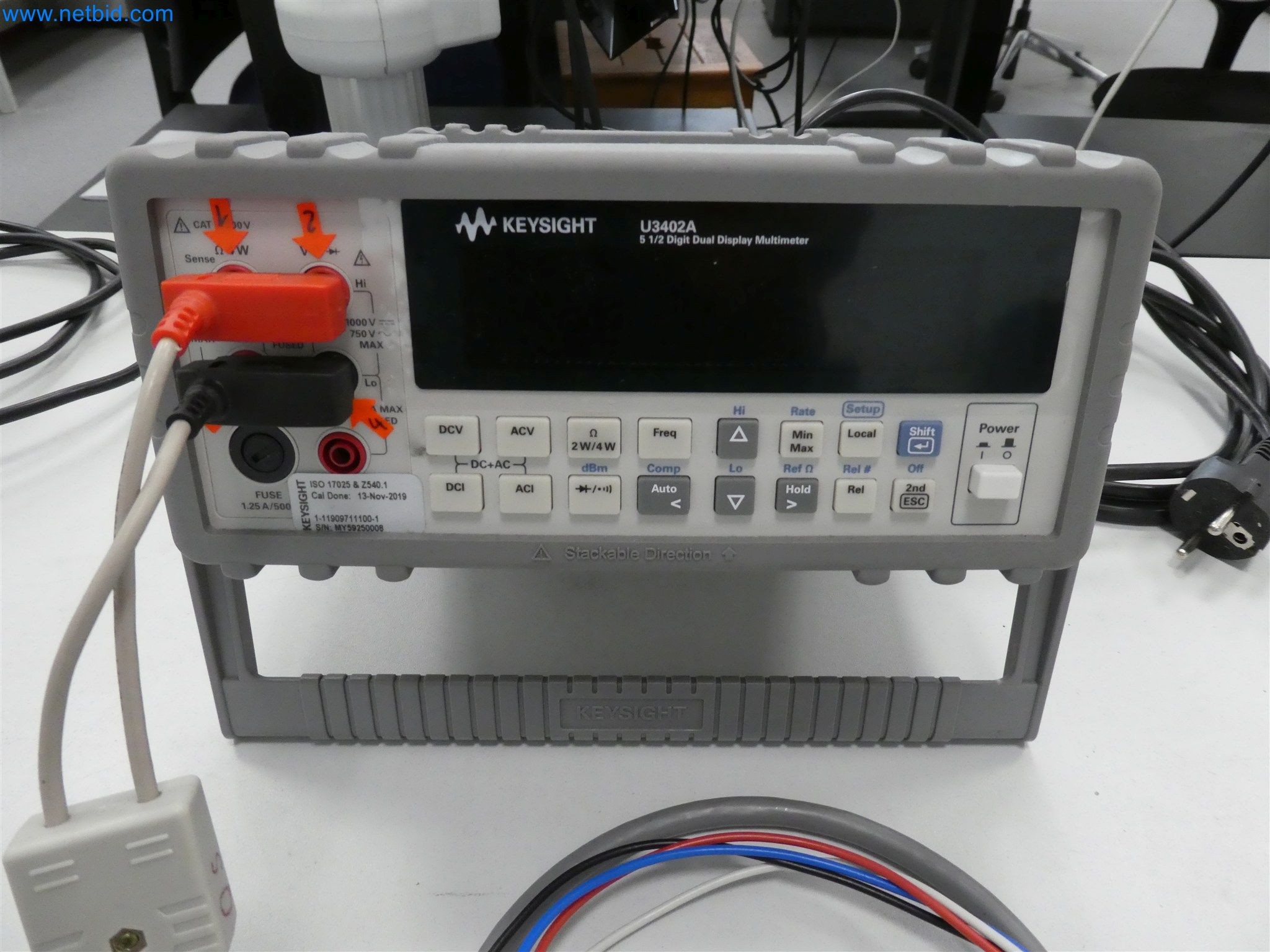 Machines de moulage par injection, machines CNC & lignes d'assemblage pour les éléments chauffants et les composants automobiles-8