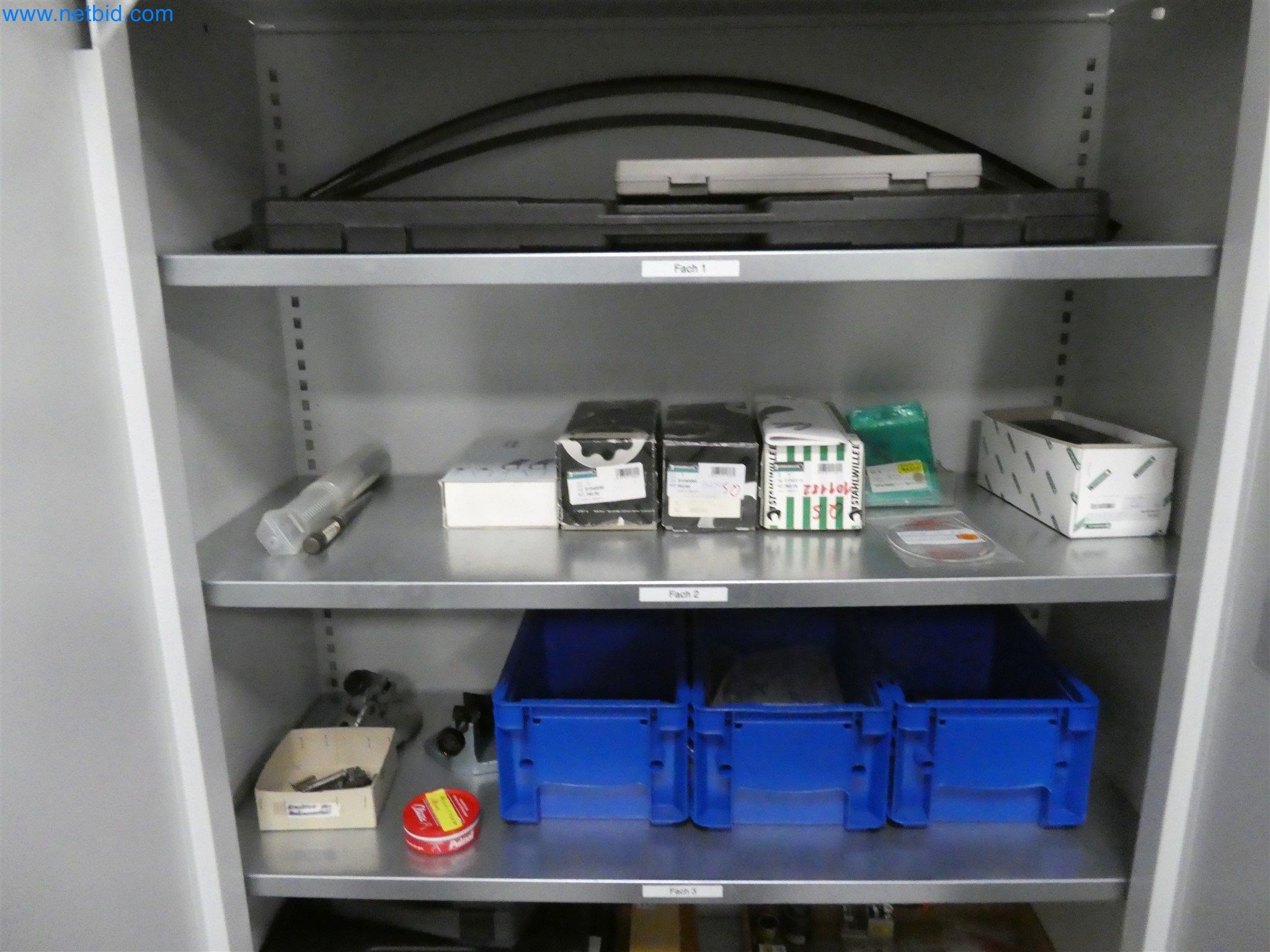 Machines de moulage par injection, machines CNC & lignes d'assemblage pour les éléments chauffants et les composants automobiles-11