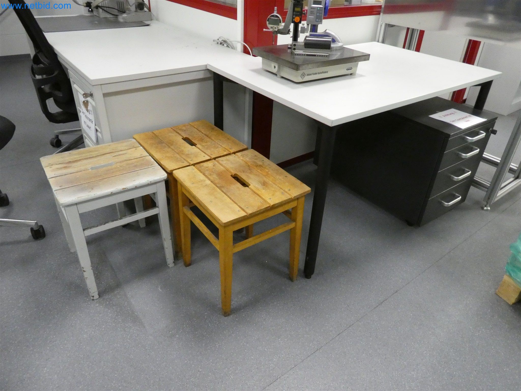 Machines de moulage par injection, machines CNC & lignes d'assemblage pour les éléments chauffants et les composants automobiles-12