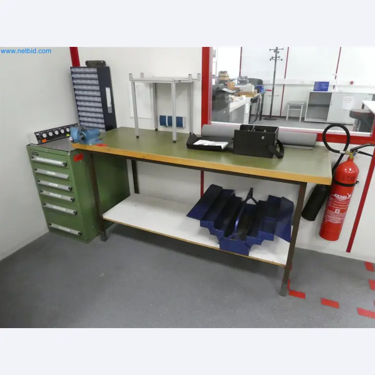 Machines de moulage par injection, machines CNC & lignes d'assemblage pour les éléments chauffants et les composants automobiles-1