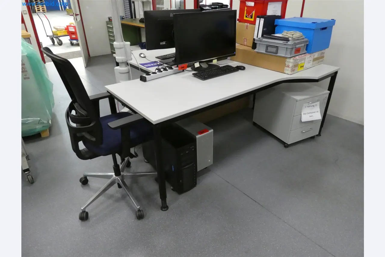 Machines de moulage par injection, machines CNC & lignes d'assemblage pour les éléments chauffants et les composants automobiles-4