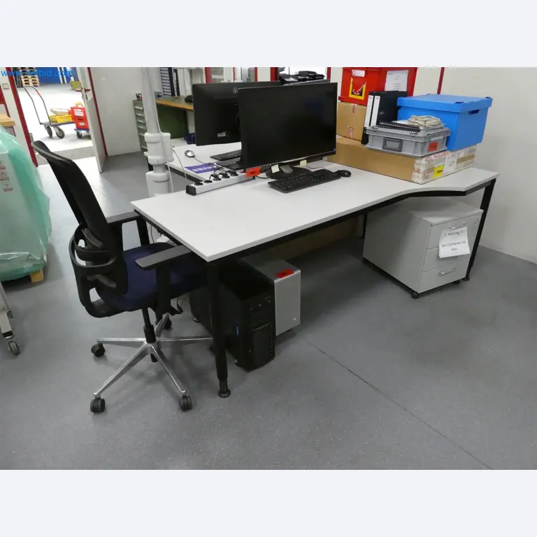 Machines de moulage par injection, machines CNC & lignes d'assemblage pour les éléments chauffants et les composants automobiles-4