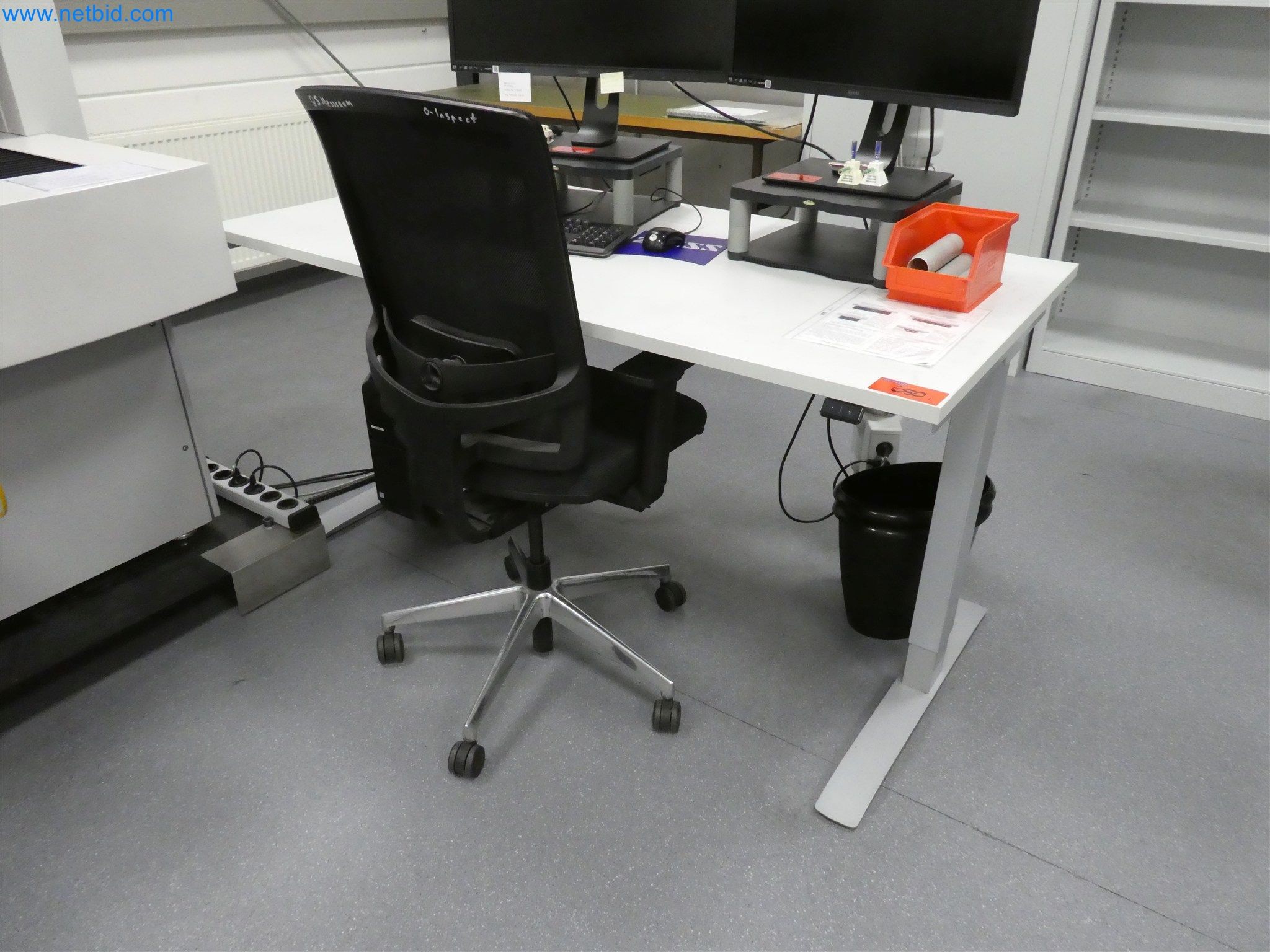 Machines de moulage par injection, machines CNC & lignes d'assemblage pour les éléments chauffants et les composants automobiles-6