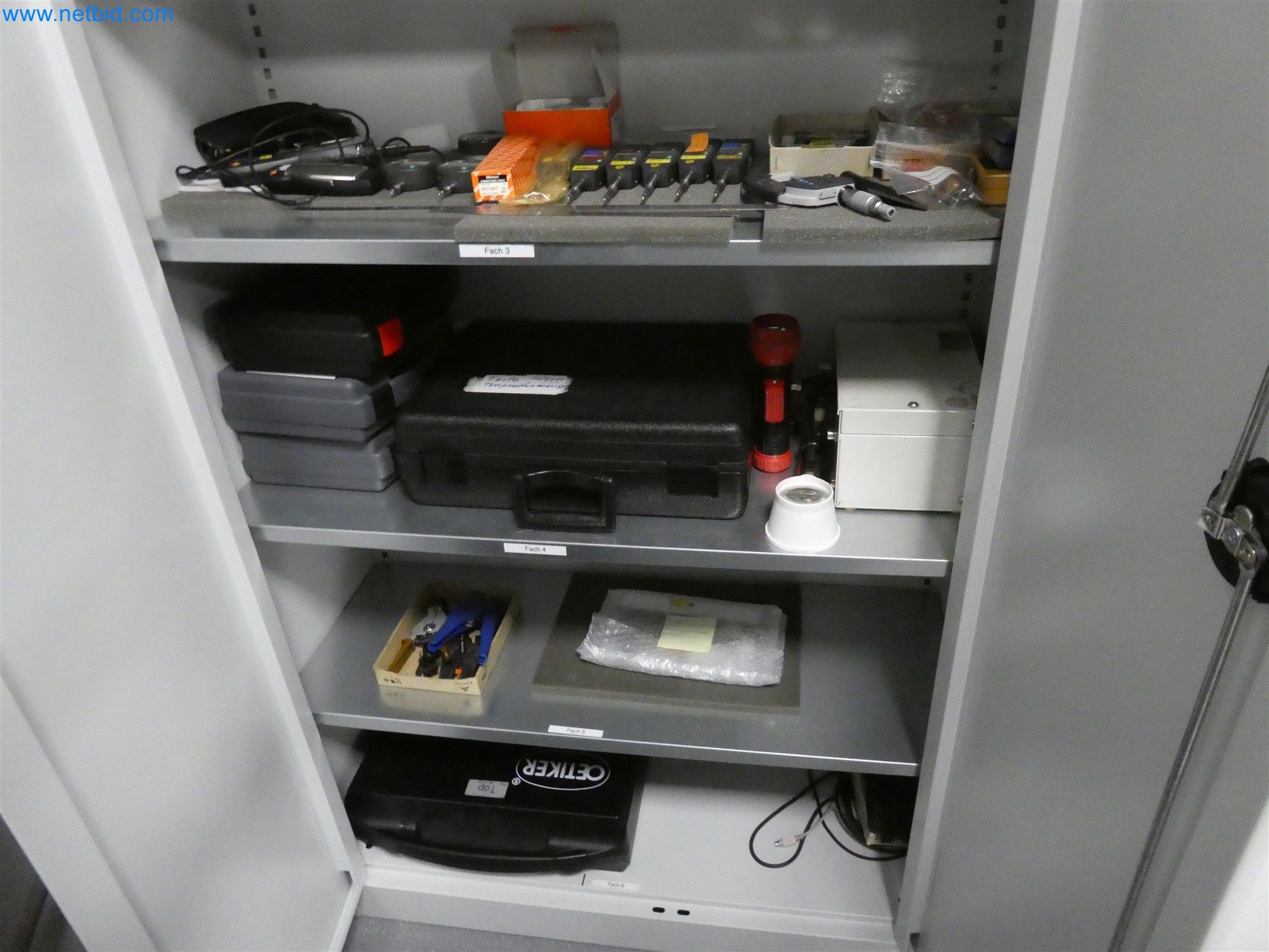 Machines de moulage par injection, machines CNC & lignes d'assemblage pour les éléments chauffants et les composants automobiles-7