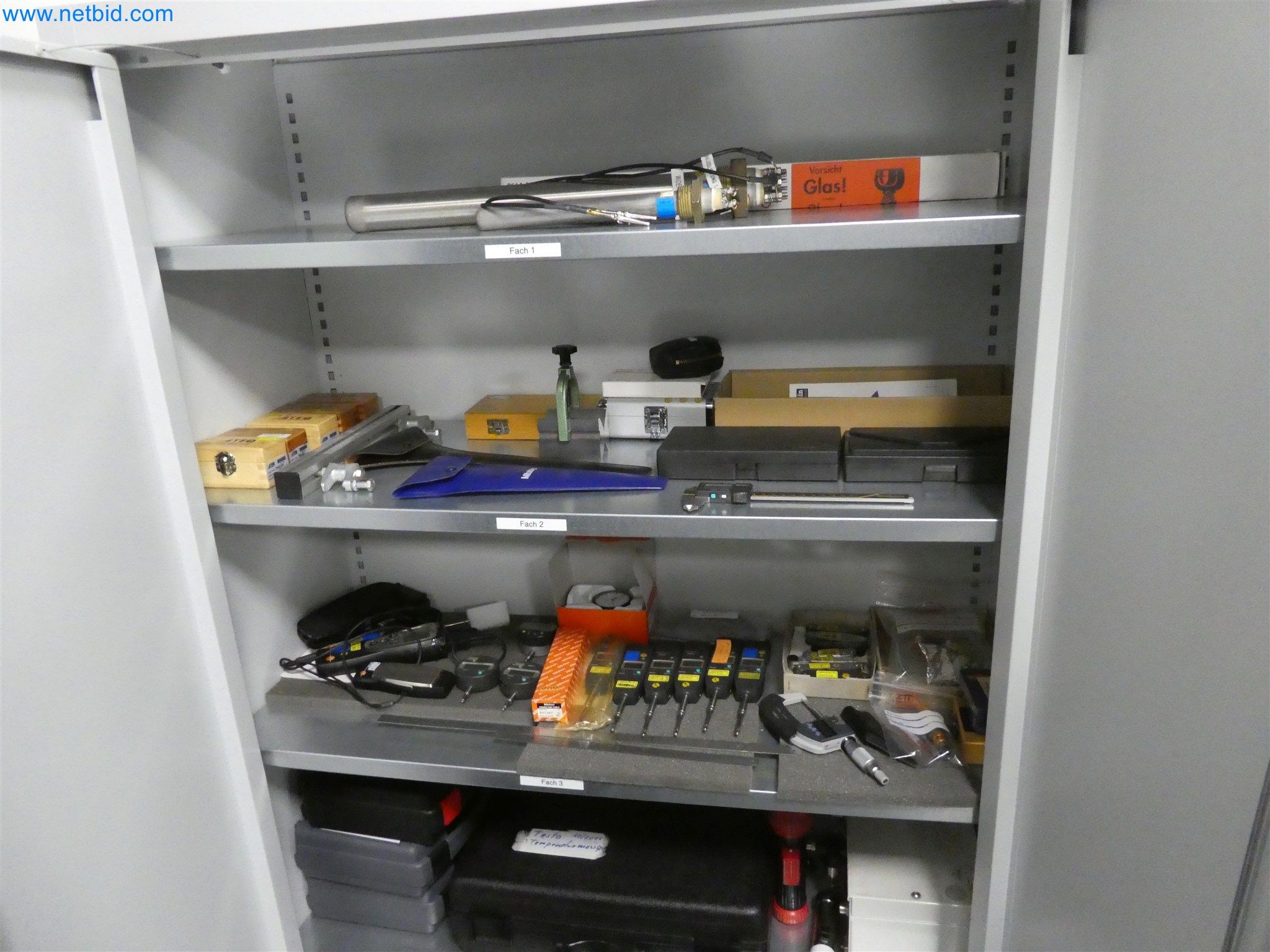 Machines de moulage par injection, machines CNC & lignes d'assemblage pour les éléments chauffants et les composants automobiles-8