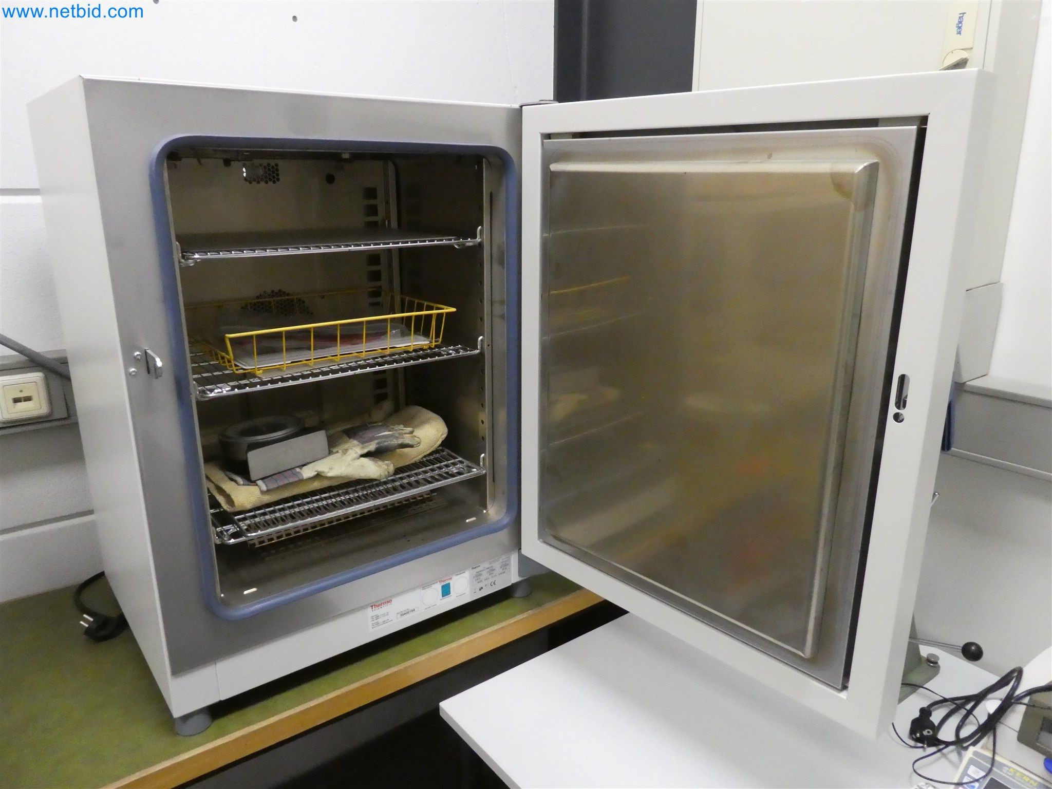 Injection molding machines, CNC machines & assembly lines for heating elements and automotive components-1