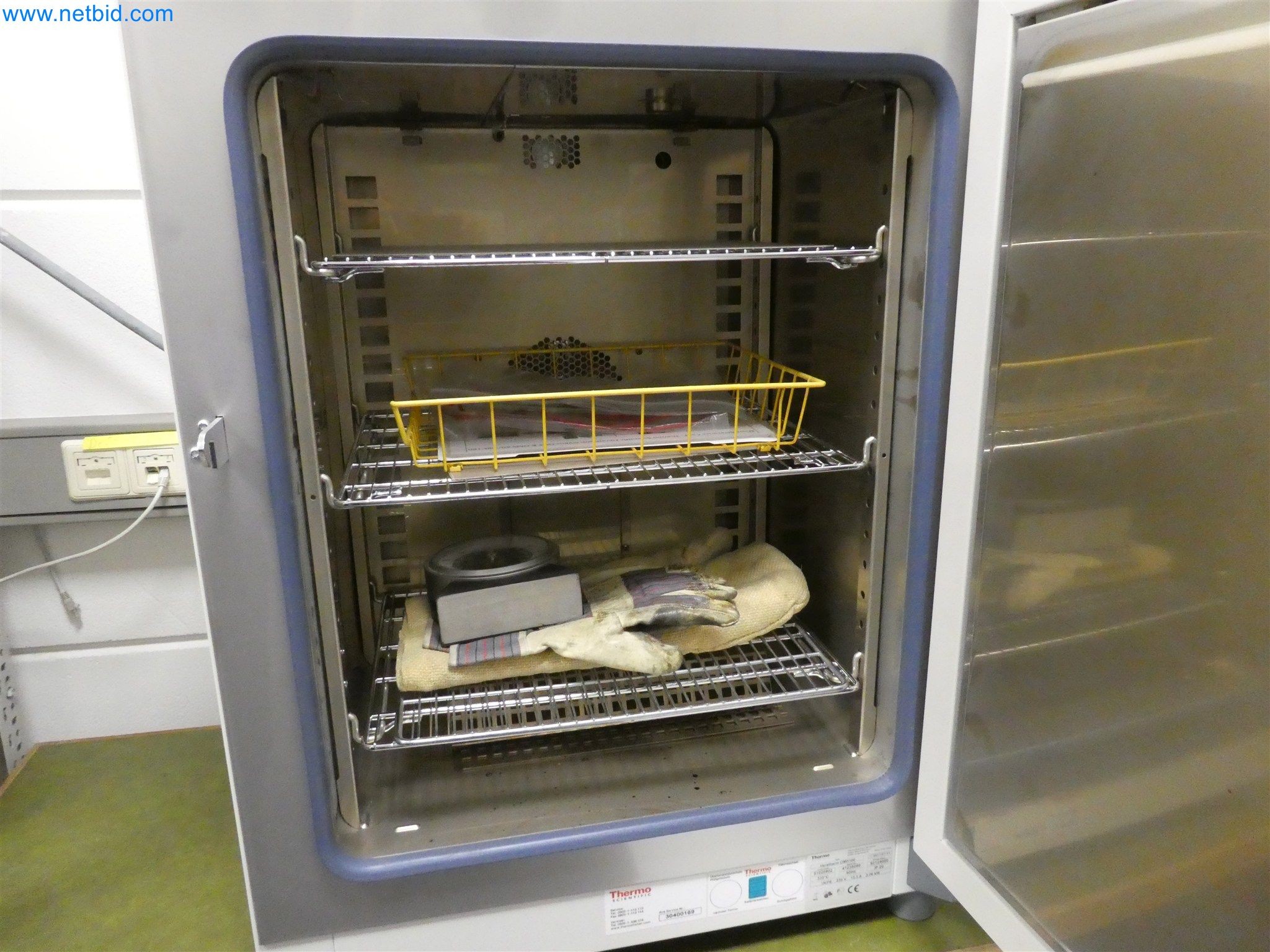 Injection molding machines, CNC machines & assembly lines for heating elements and automotive components-4