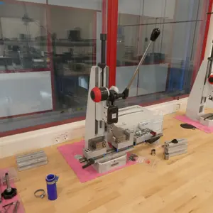 Presse à genouillère Schmidt 18VRF