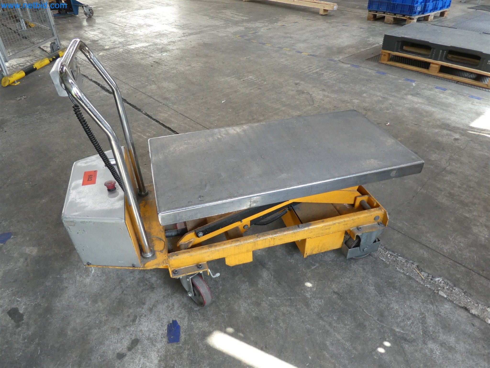 Máquinas de moldeo por inyección, máquinas CNC y líneas de montaje para elementos calefactores y componentes de automoción-1