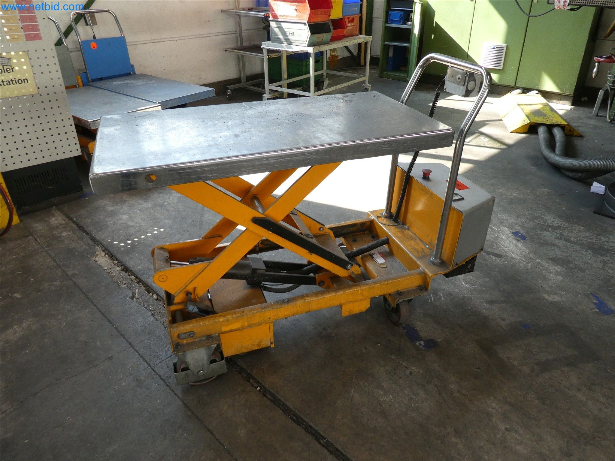 Máquinas de moldeo por inyección, máquinas CNC y líneas de montaje para elementos calefactores y componentes de automoción-3