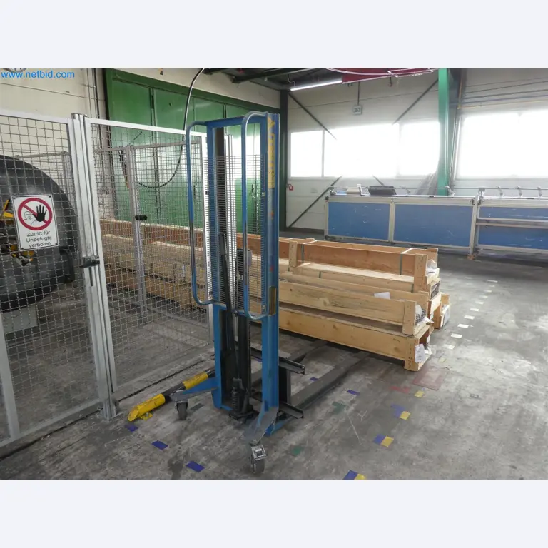 Máquinas de moldeo por inyección, máquinas CNC y líneas de montaje para elementos calefactores y componentes de automoción-1