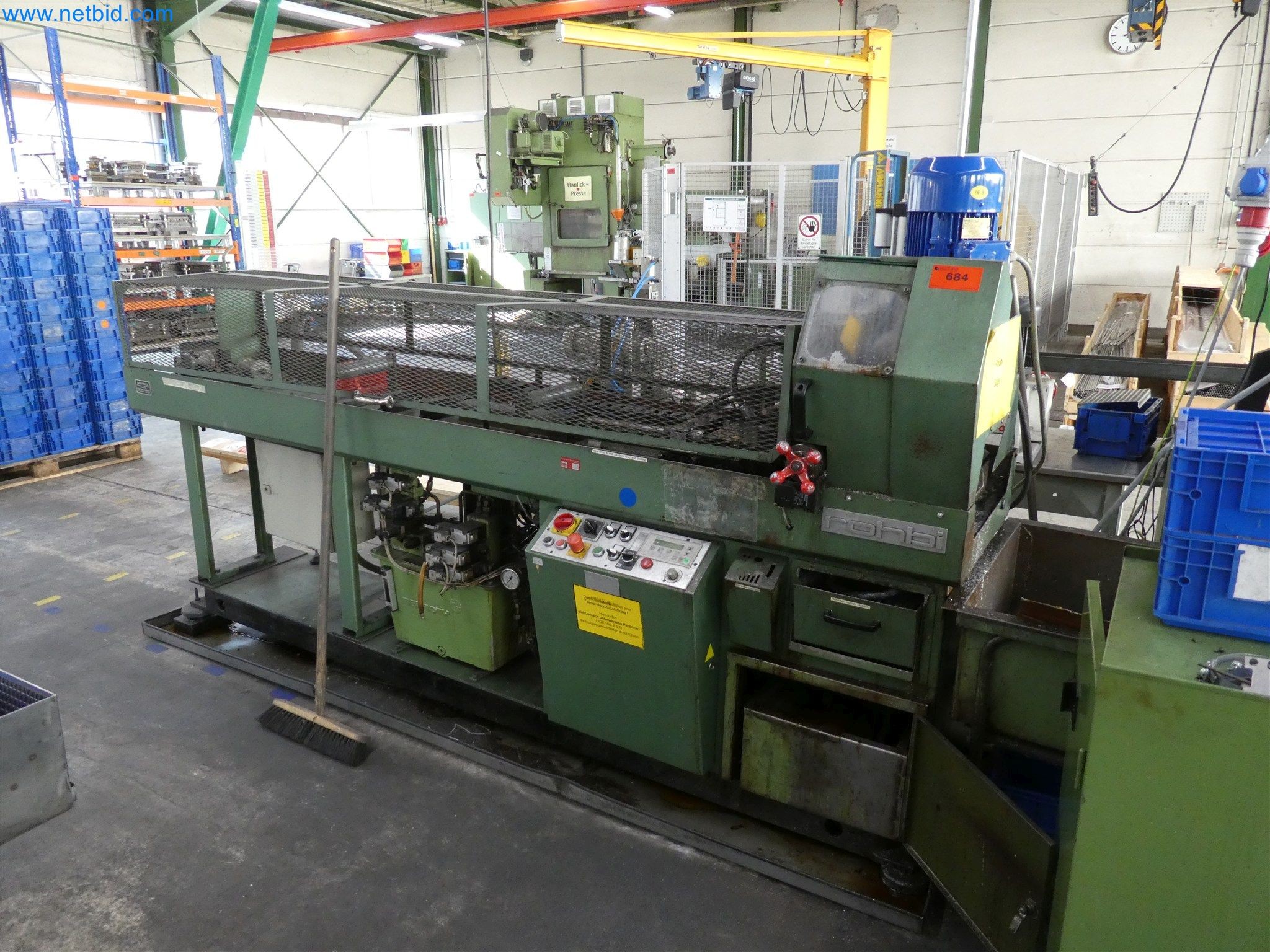 Máquinas de moldeo por inyección, máquinas CNC y líneas de montaje para elementos calefactores y componentes de automoción-1