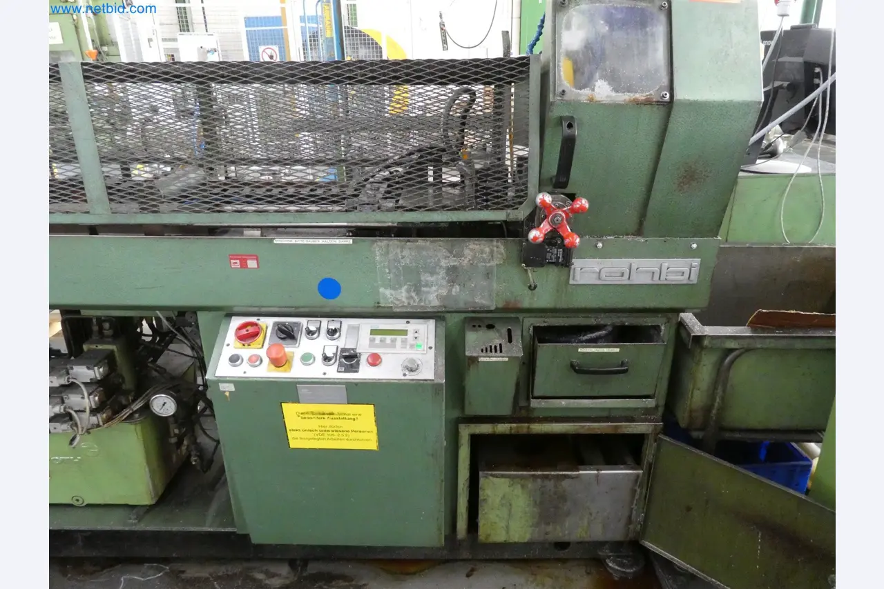 Máquinas de moldeo por inyección, máquinas CNC y líneas de montaje para elementos calefactores y componentes de automoción-2