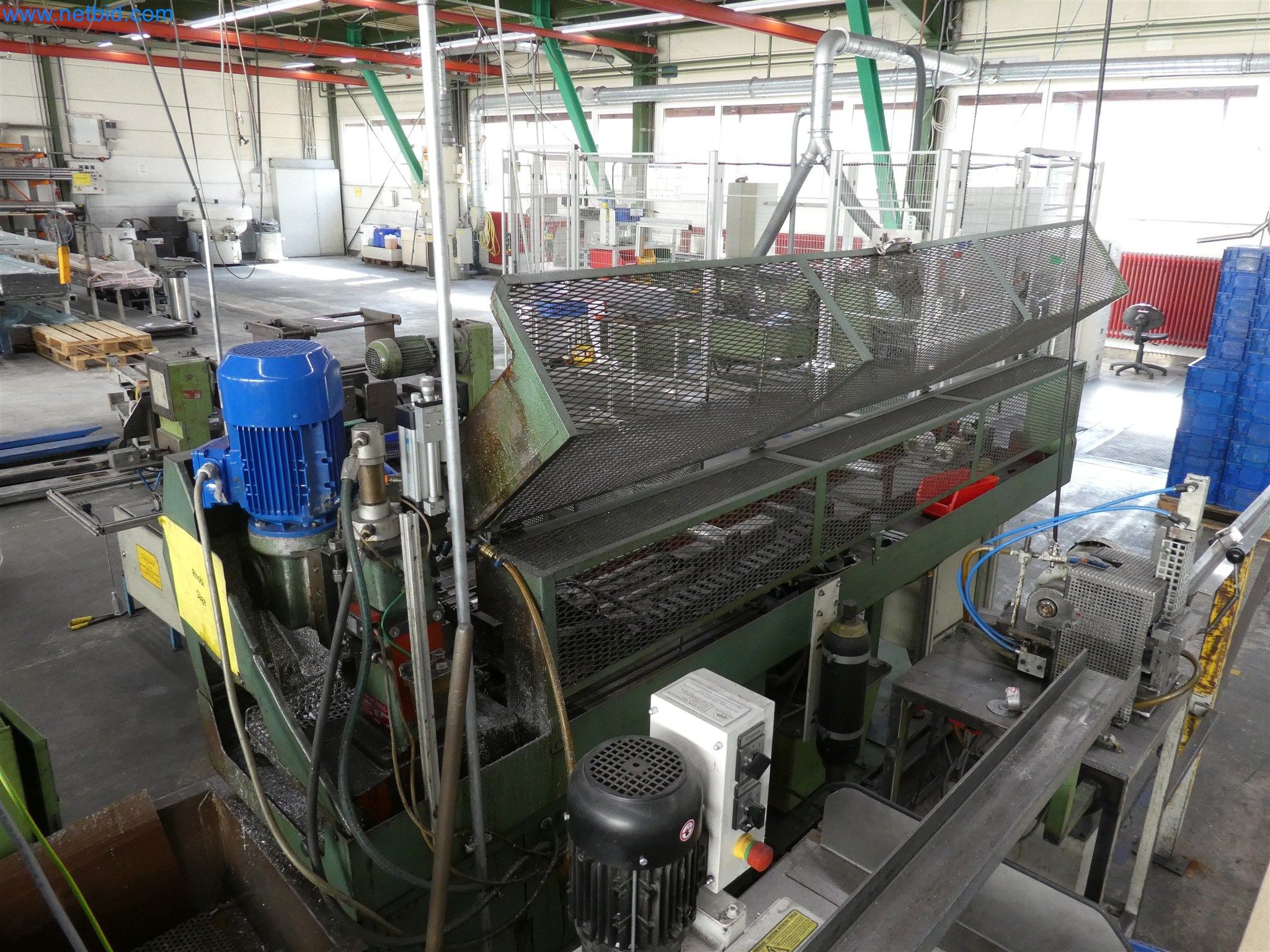 Máquinas de moldeo por inyección, máquinas CNC y líneas de montaje para elementos calefactores y componentes de automoción-6