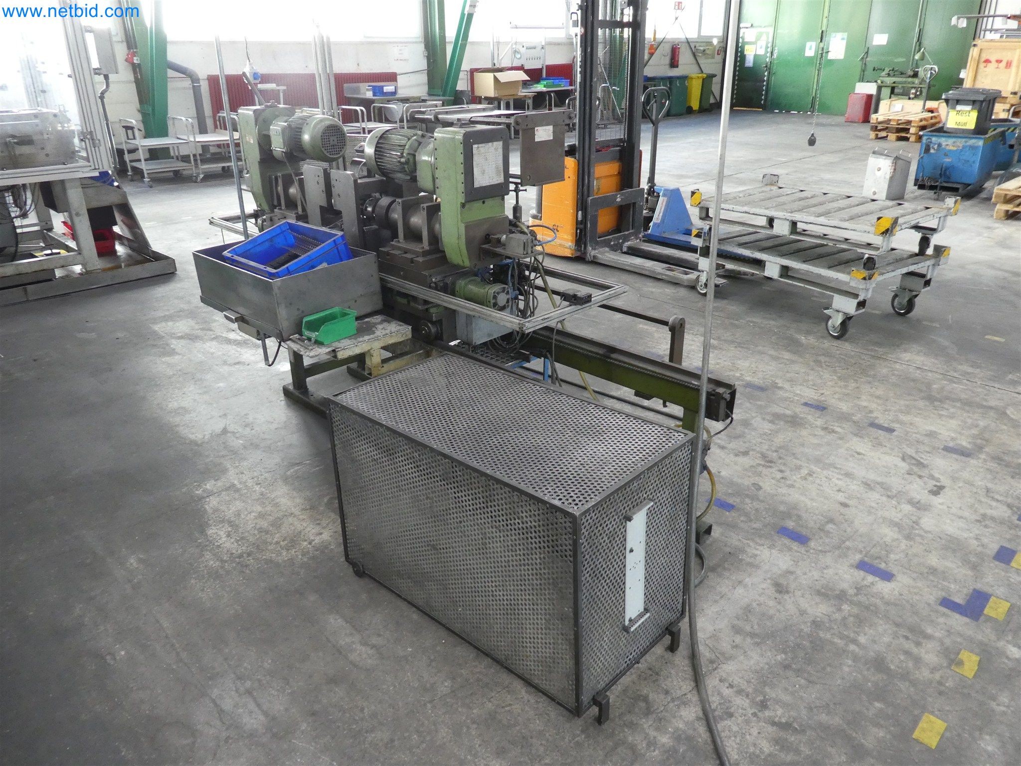 Máquinas de moldeo por inyección, máquinas CNC y líneas de montaje para elementos calefactores y componentes de automoción-1