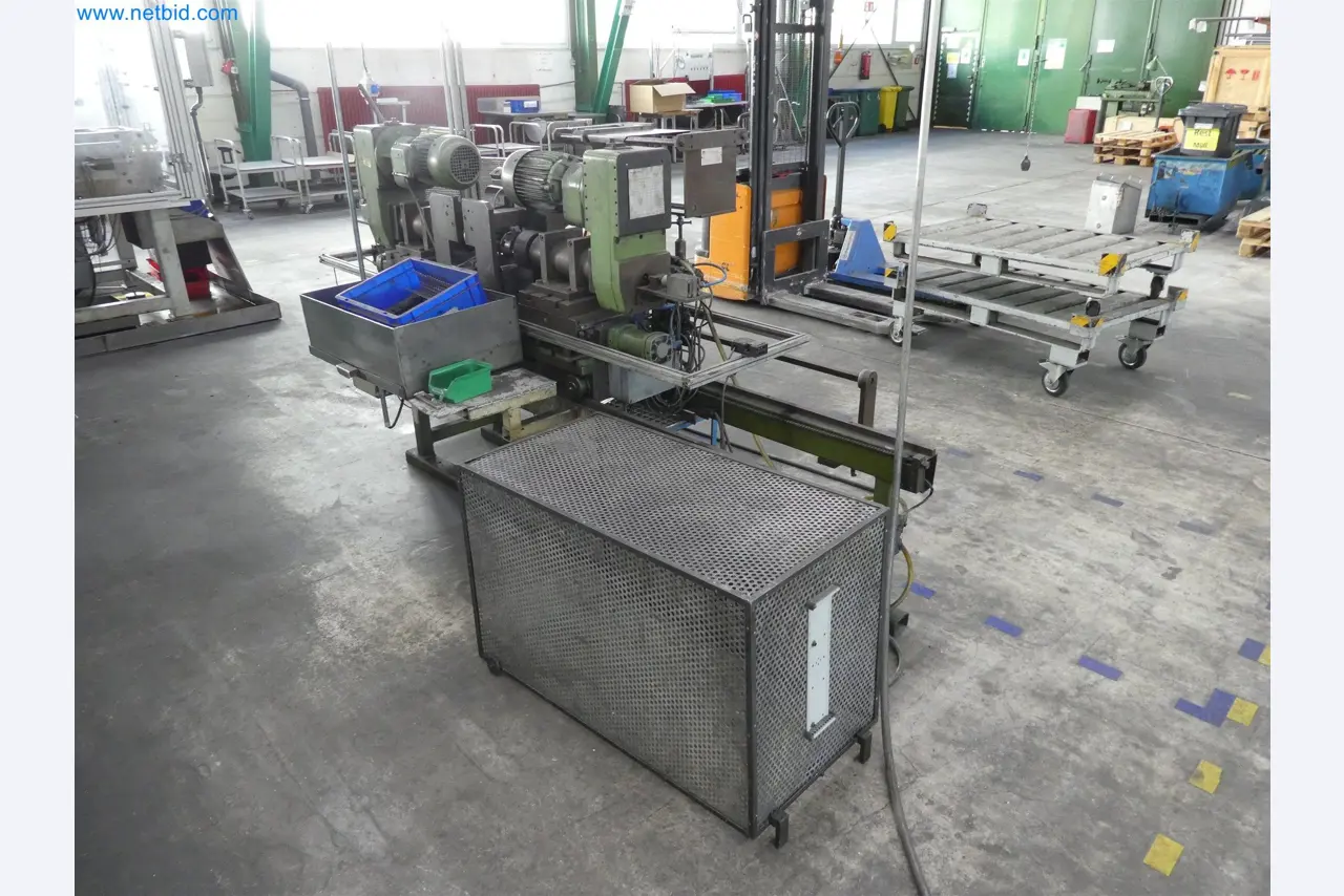 Máquinas de moldeo por inyección, máquinas CNC y líneas de montaje para elementos calefactores y componentes de automoción-1