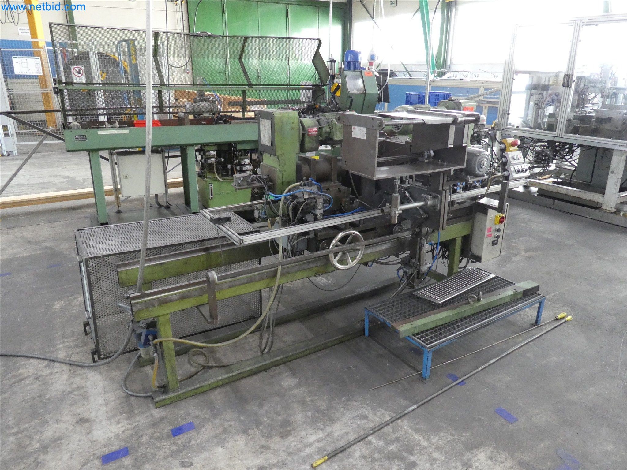 Máquinas de moldeo por inyección, máquinas CNC y líneas de montaje para elementos calefactores y componentes de automoción-2