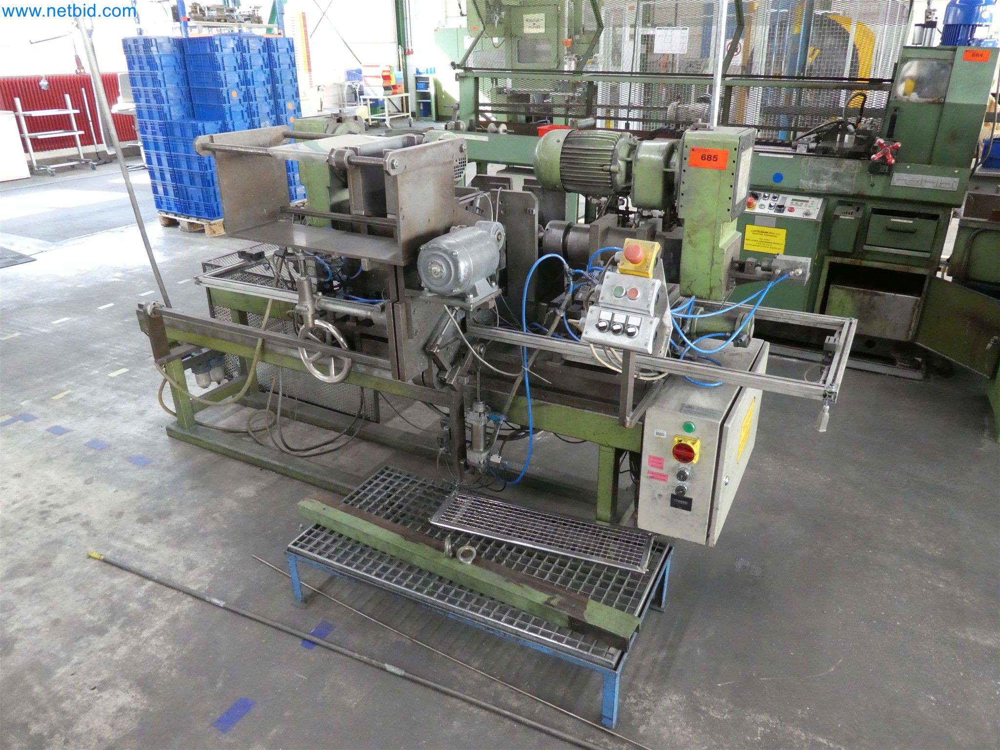 Máquinas de moldeo por inyección, máquinas CNC y líneas de montaje para elementos calefactores y componentes de automoción-3