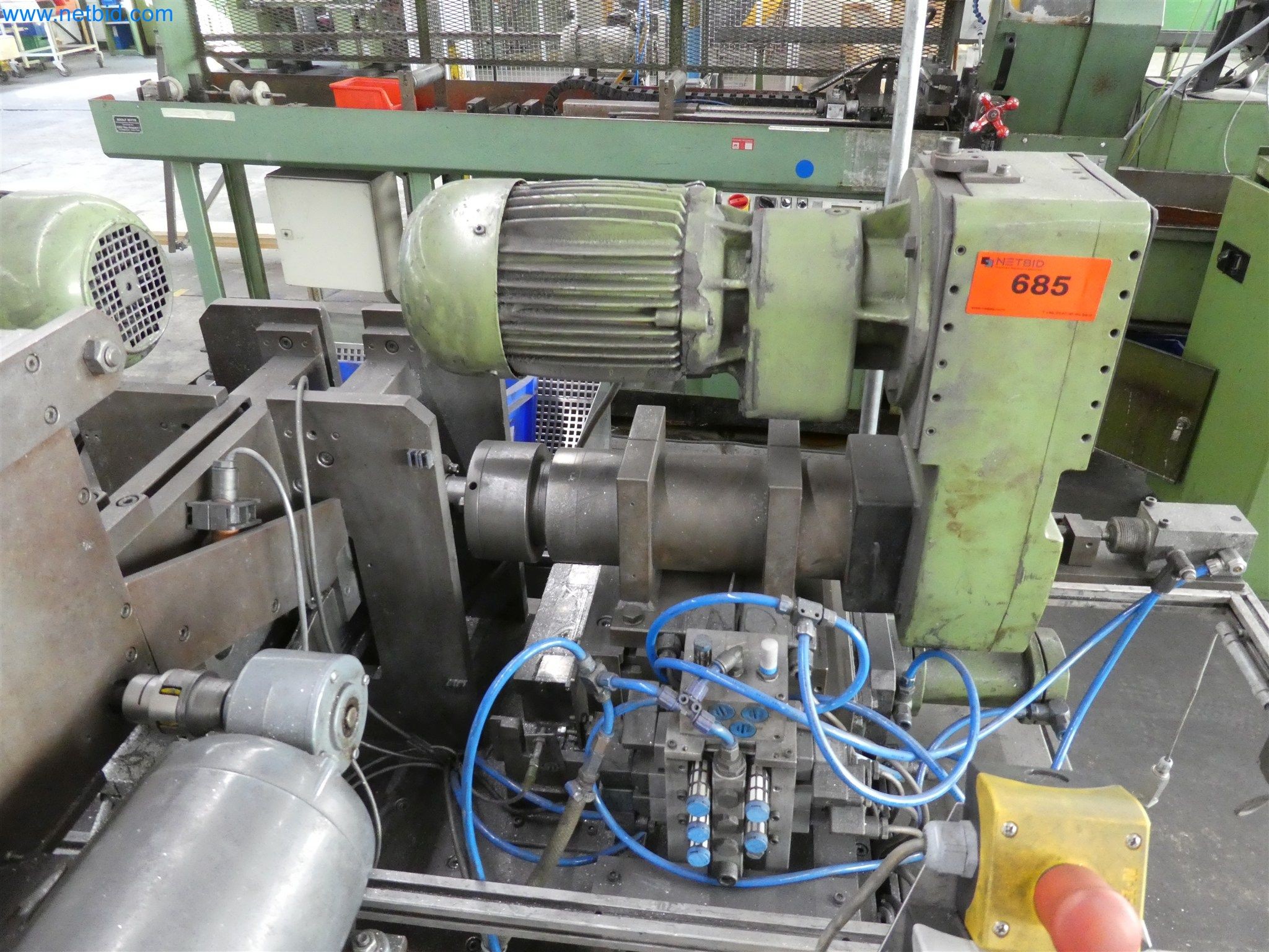 Máquinas de moldeo por inyección, máquinas CNC y líneas de montaje para elementos calefactores y componentes de automoción-4