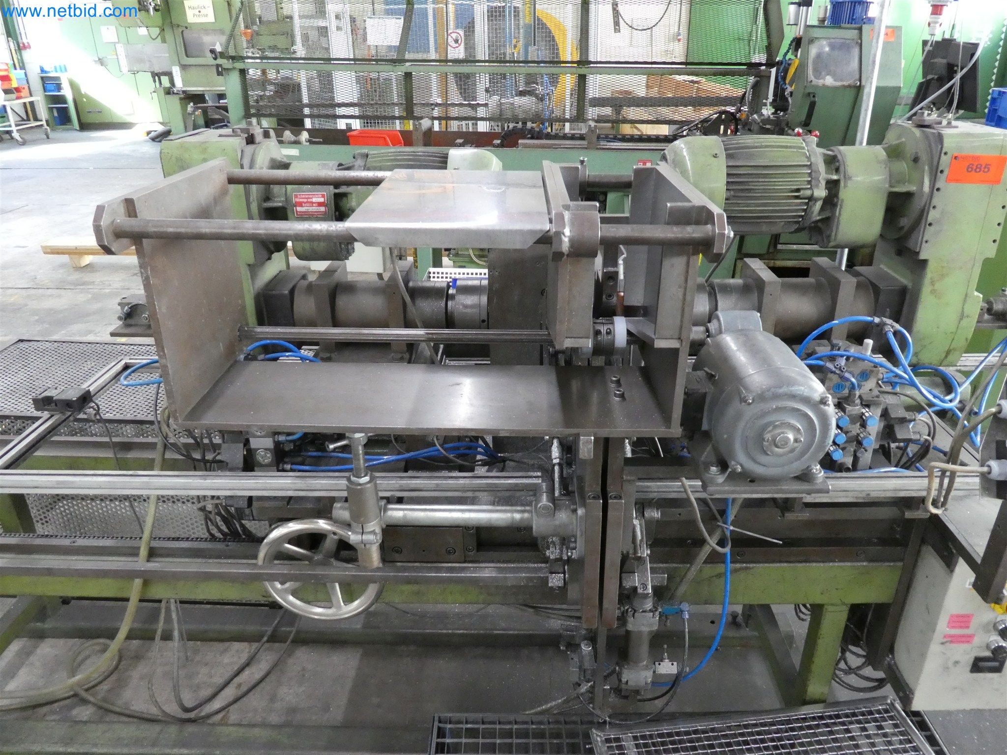 Máquinas de moldeo por inyección, máquinas CNC y líneas de montaje para elementos calefactores y componentes de automoción-6