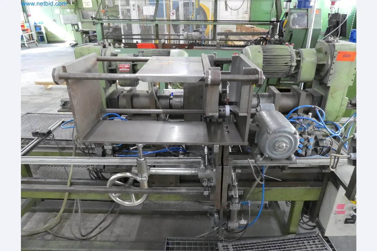 Máquinas de moldeo por inyección, máquinas CNC y líneas de montaje para elementos calefactores y componentes de automoción-6