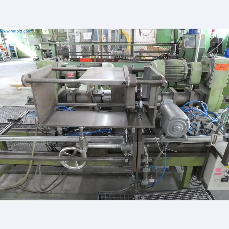 Máquinas de moldeo por inyección, máquinas CNC y líneas de montaje para elementos calefactores y componentes de automoción-6