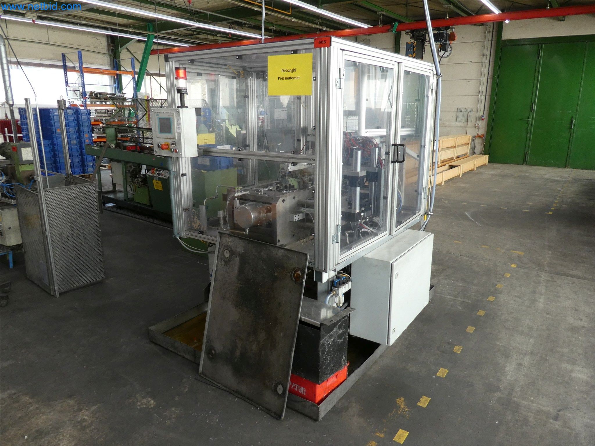 Máquinas de moldeo por inyección, máquinas CNC y líneas de montaje para elementos calefactores y componentes de automoción-1