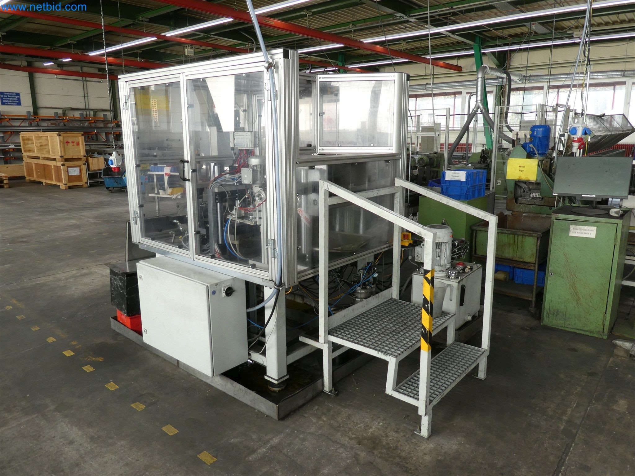 Máquinas de moldeo por inyección, máquinas CNC y líneas de montaje para elementos calefactores y componentes de automoción-2