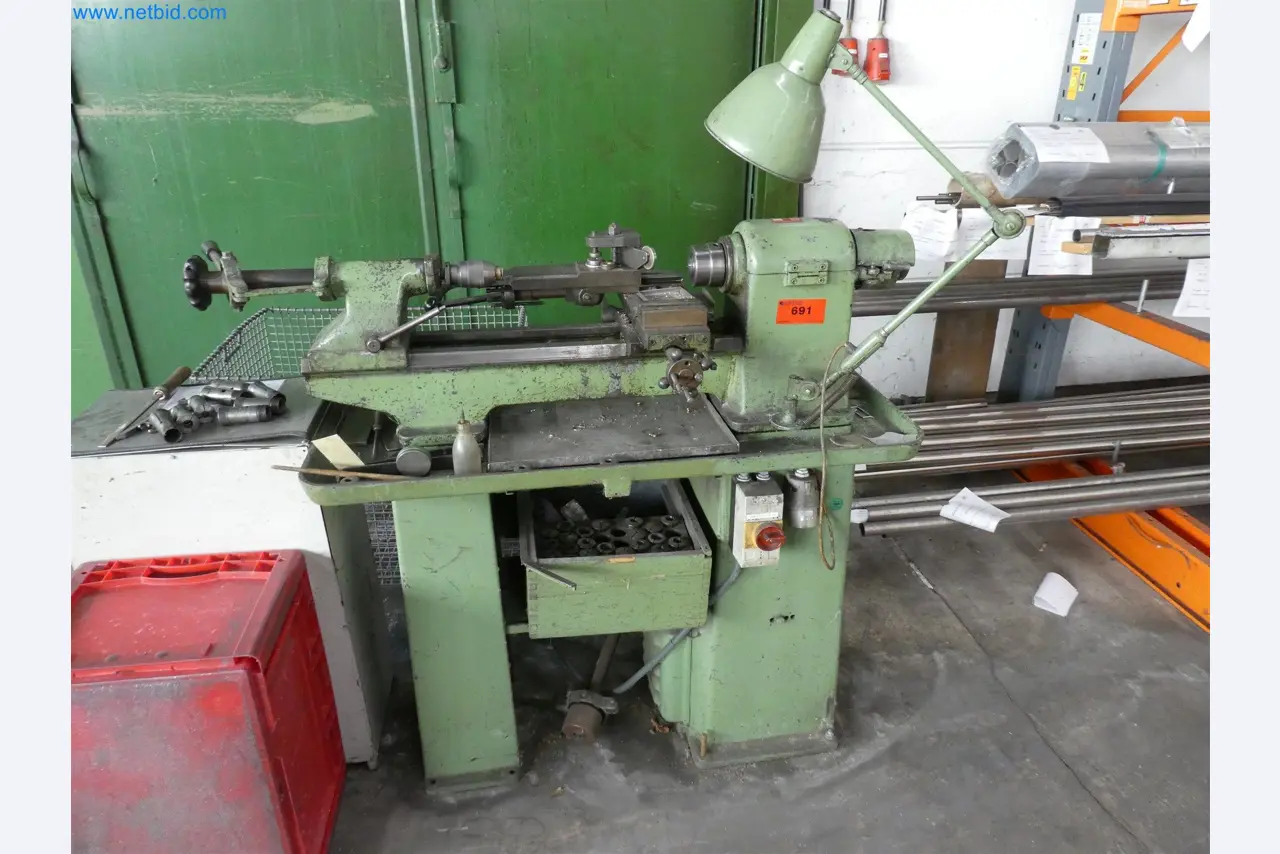 Máquinas de moldeo por inyección, máquinas CNC y líneas de montaje para elementos calefactores y componentes de automoción-1