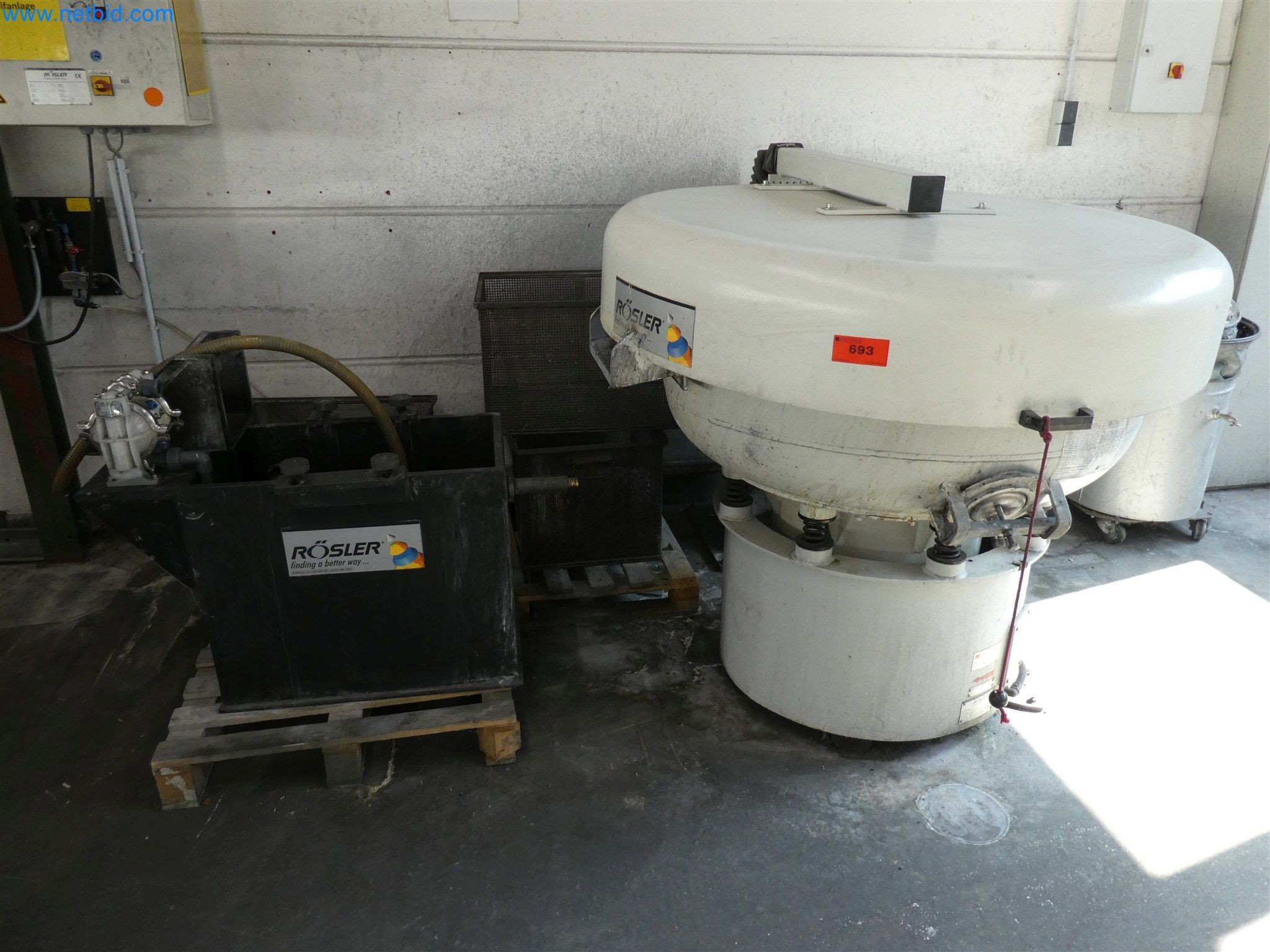 Máquinas de moldeo por inyección, máquinas CNC y líneas de montaje para elementos calefactores y componentes de automoción-1