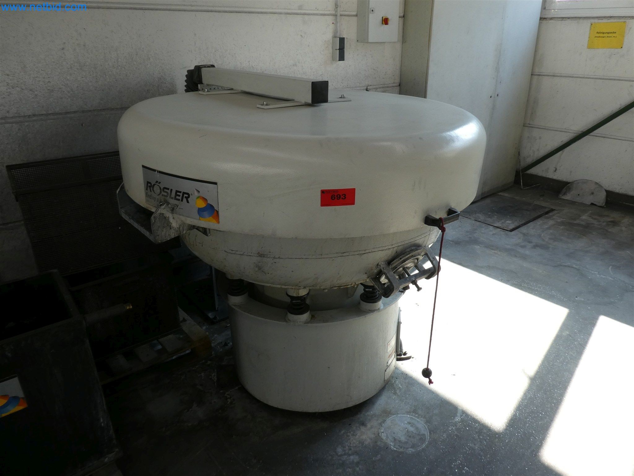 Máquinas de moldeo por inyección, máquinas CNC y líneas de montaje para elementos calefactores y componentes de automoción-3